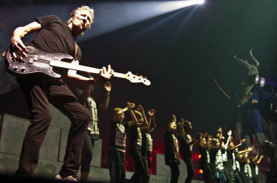 Roger Waters The Wall Paris Bercy 2011