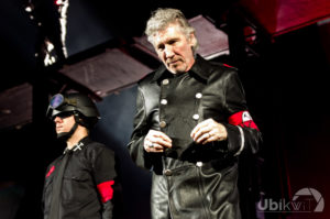 Roger Waters The Wall Paris 2011