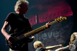 Roger Waters The Wall Paris 2011