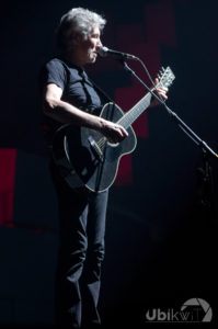 Roger Waters The Wall Paris 2011