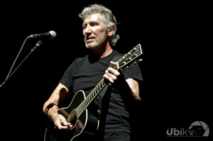 Roger Waters The Wall Paris 2011