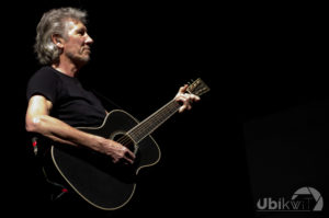 Roger Waters The Wall Paris 2011