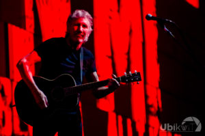 Roger Waters The Wall Paris 2011