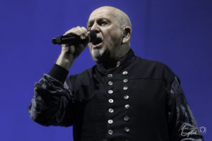 Peter Gabriel au chant