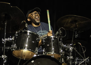 Kwesi Robinson batteur d'Ana Popovic