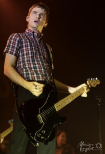 Kevin Bivona à la guitare