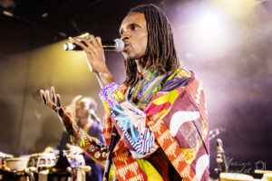 Mara Seck de Guiss Guiss Bou Bess sur la scène du Grand Mix de Tourcoing