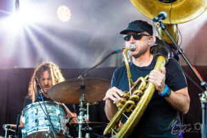 Rafgee au sousaphone pour Delgrès