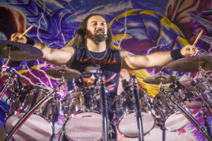 Gee Anzalone de Dragonforce à Lille