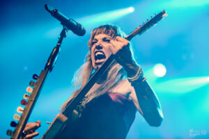 Lzzy Hale de Halestorm à Lille
