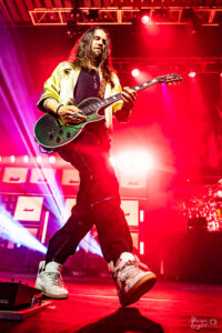 Joe Hottinger de Halestorm à l'Aéronef