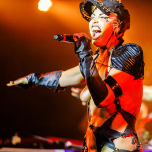 Laura Diaz sur la scène de l'Aéronef