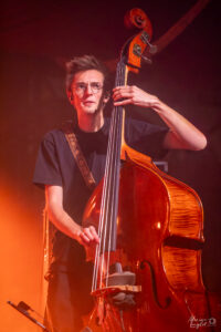 PIerre-Antoine Despatures, contrebassiste de Dafné Kritharas