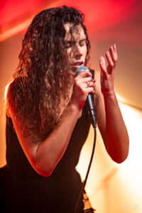 Dafné Kritharas enchanteresse au Tourcoing Jazz Festival