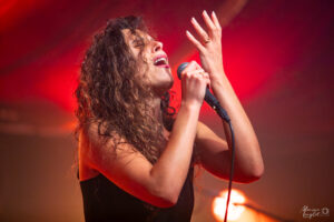 Dafné Kritharas au Magic Mirrors