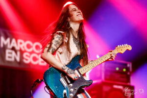 Nina Attal, guitar-hero