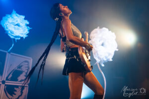 Amy Love guitariste des Nova Twins