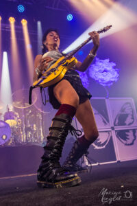 Amy Love guitariste des Nova Twins