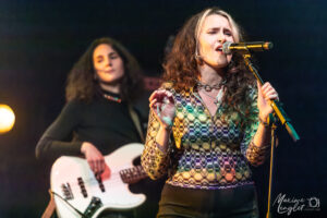 Audrey Lurie au micro