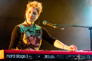 Léa Worms aux claviers