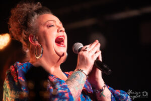 Kaz Hawkins à la Boite à Musiques