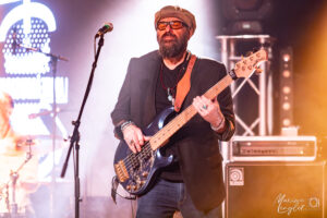 Scot Sutherland à la basse pour Mike Zito