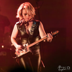 Samantha Fish à la Cigar Box