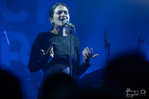 Climène Zarkan chanteuse de Sar?b sur scène