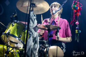 Fanny Bouland à la batterie à l'Aéronef