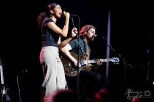 Brooke Combe sur la scène de l'Aéronef