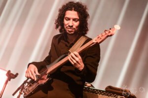 Le bassiste de Jalen NGonda