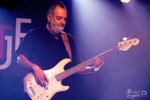Laurent Cokelaere, bassiste de Jessie Lee & The Alchemists