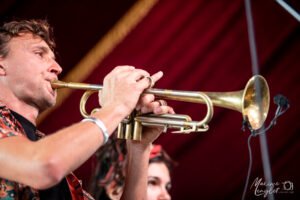 La fanfare Zwazo au Magic Mirrors